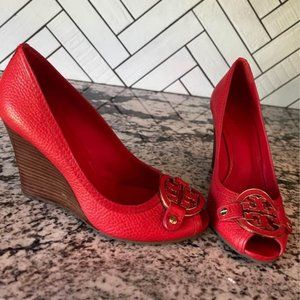 Ref Tory Burch Wedges Size 8